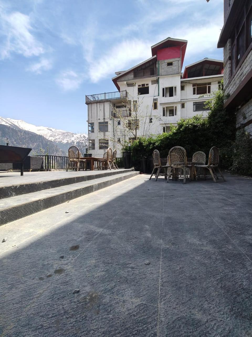 Koyal Hotel